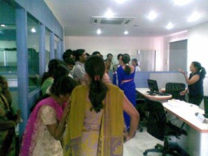 542477_367109426685662_1144511547_n