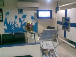 550531_367111740018764_736456753_n